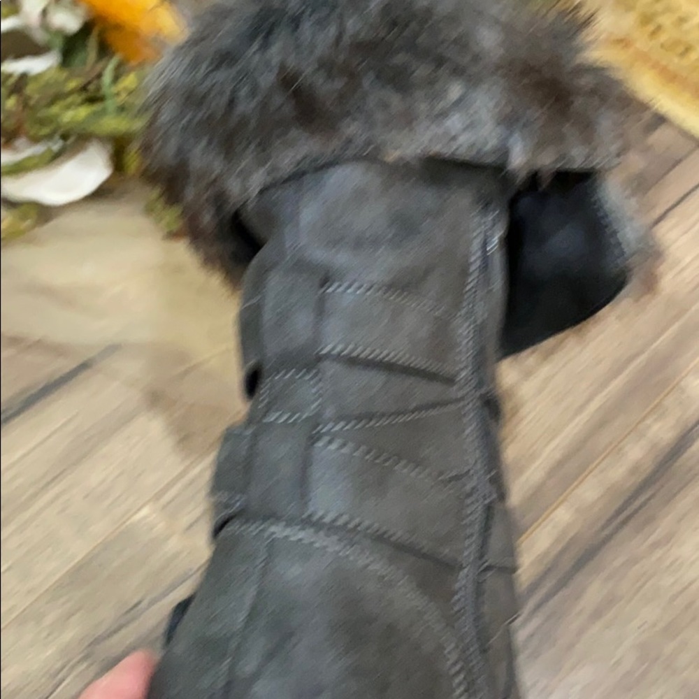 Shoes - Picture 10 of 10